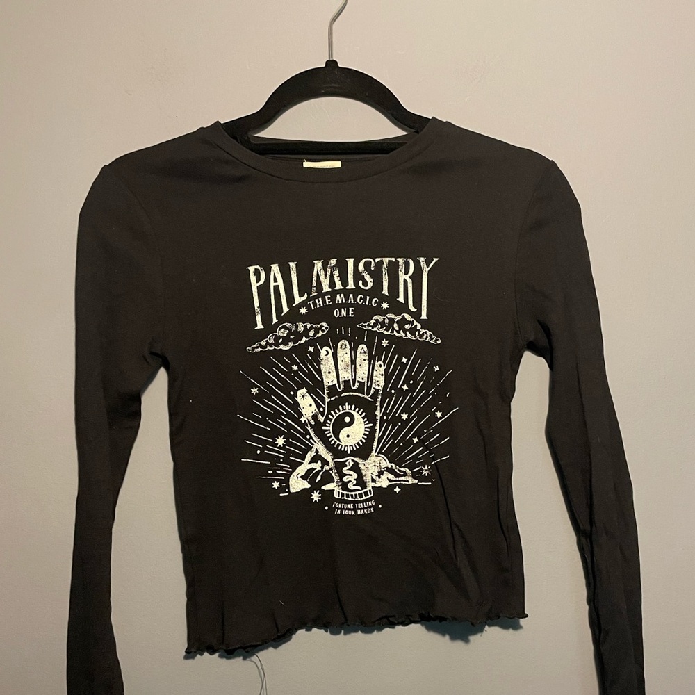 Long sleeve graphic tee